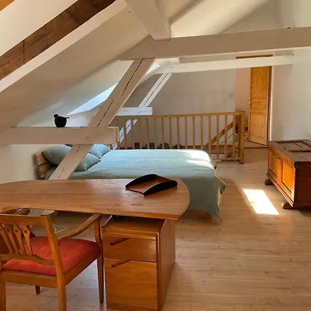 Petite Maison Sous Le Tilleul Hébergement de vacances *
