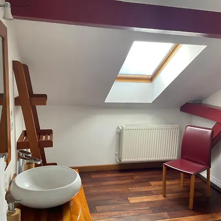 Petite Maison Sous Le Tilleul بيت للعطل *